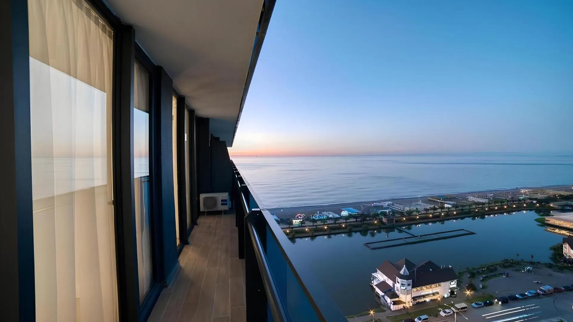 Panorama Orbi City Aparthotel 5*, Batumi