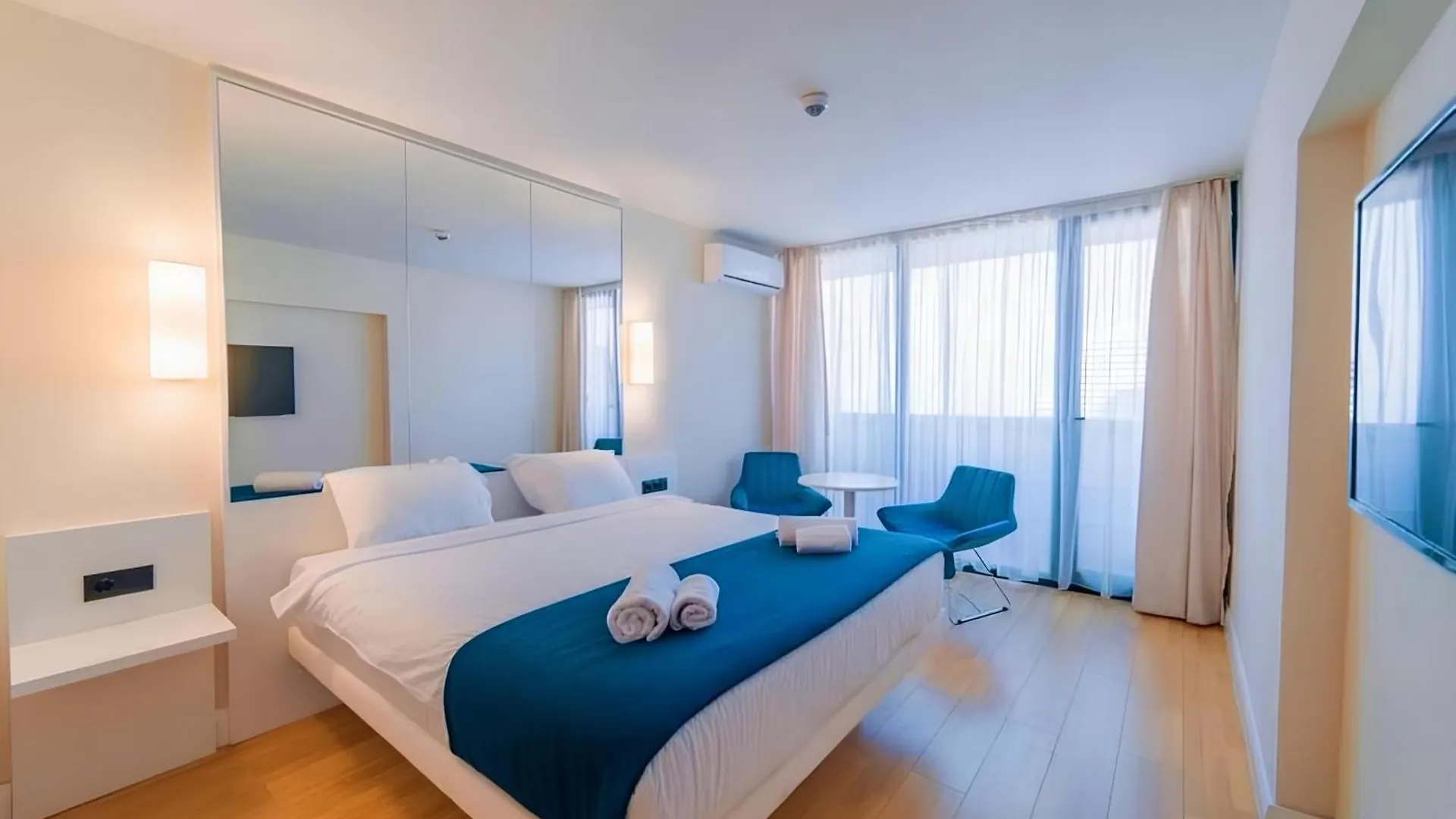Apartment Panorama Orbi City Aparthotel