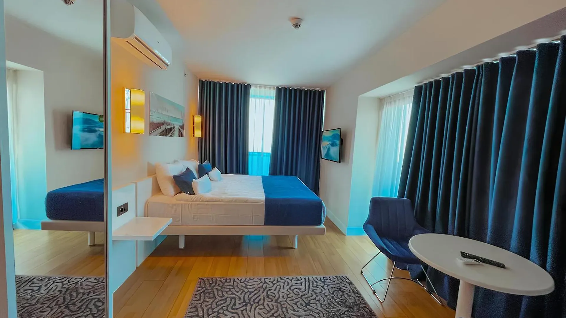 Apartment Panorama Orbi City Aparthotel